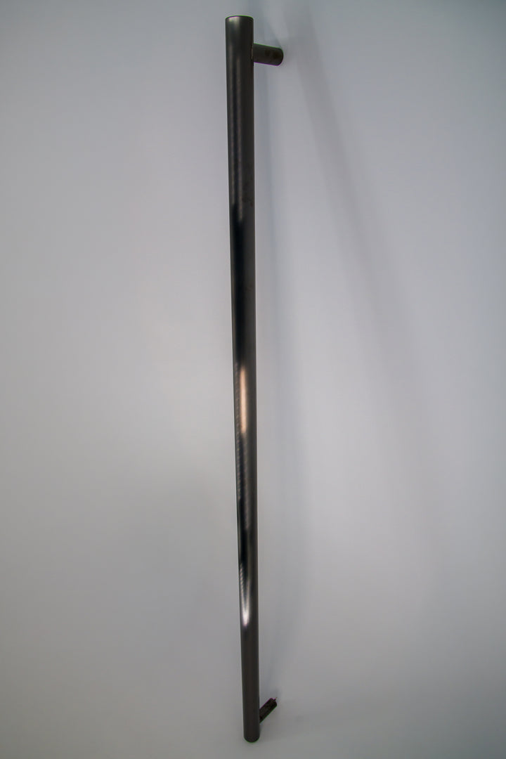 Amba Modello i Round 59 Single Bar Towel Warmer in PVD Brushed Black — side view