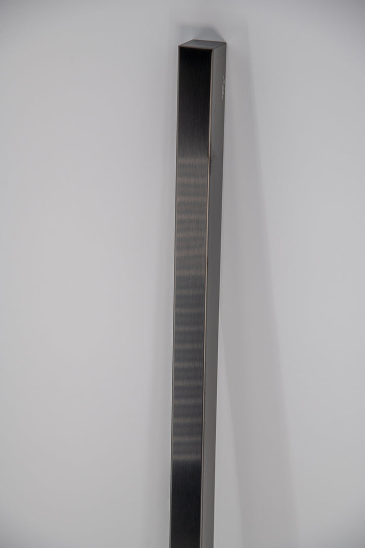Amba Modello i Square 59 Single Bar Towel Warmer in PVD Brushed Black — detail view