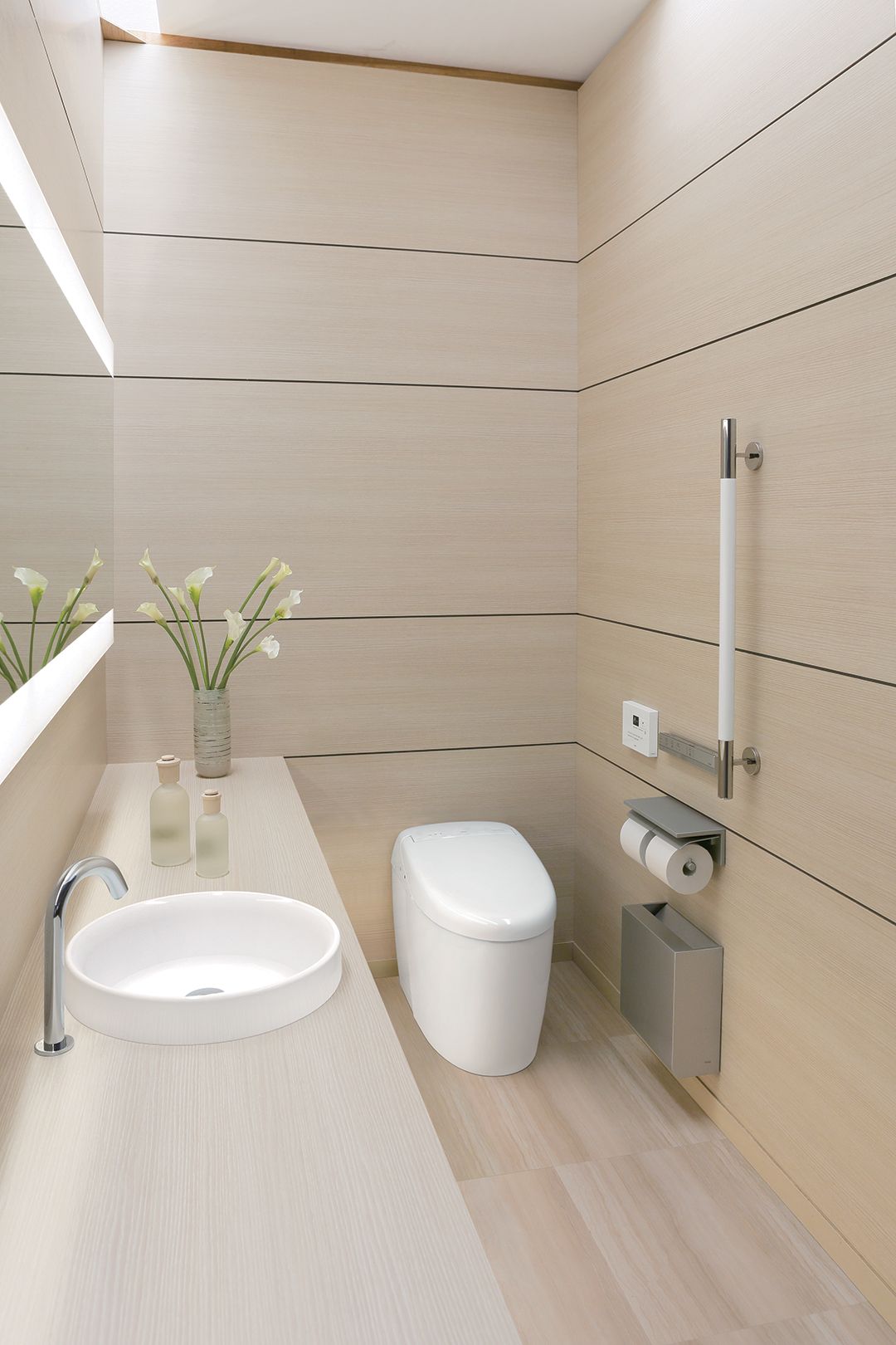 Toto NEOREST® RH Dual Flush 1.0 or 0.8 GPF Toilet Top Unit
