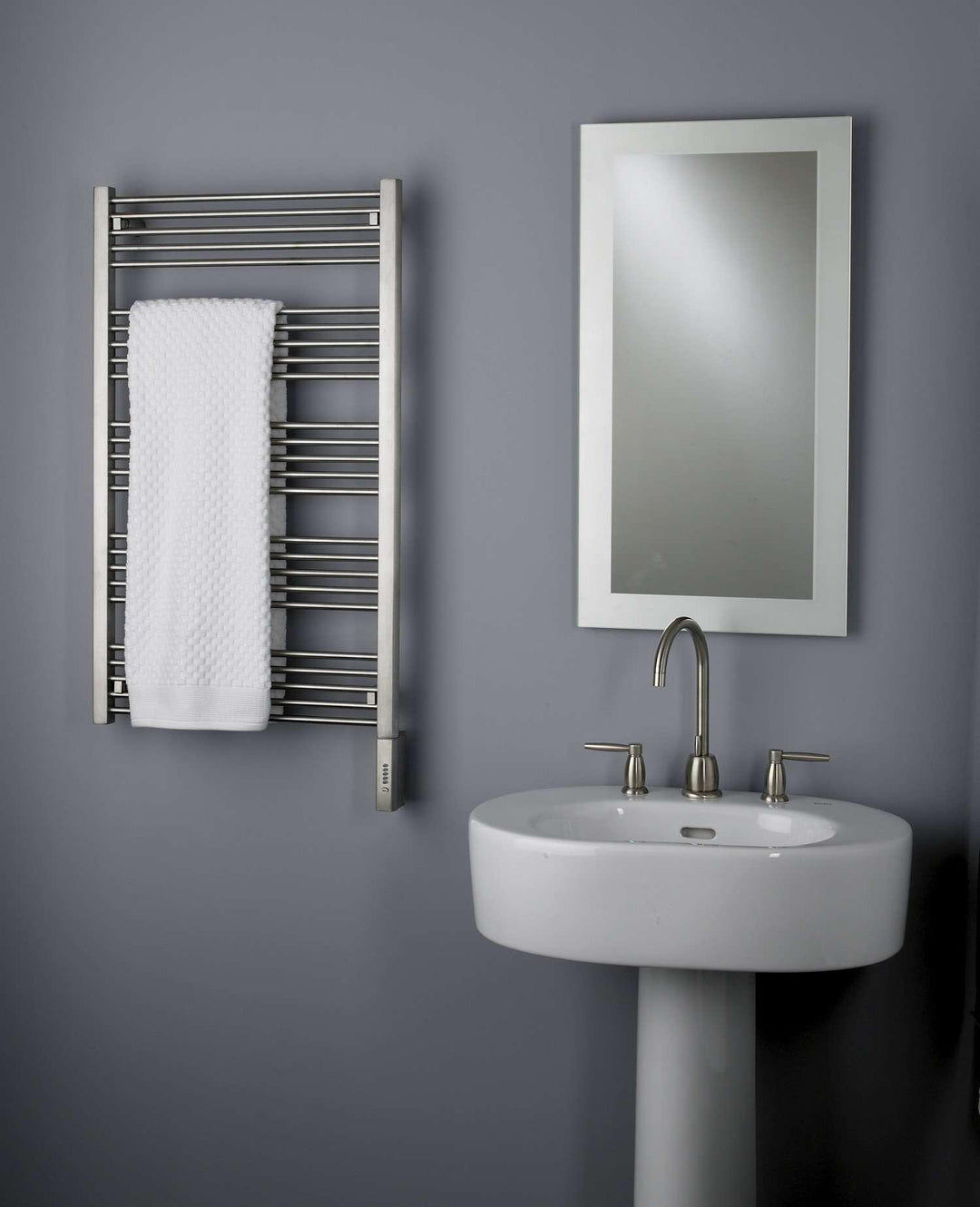 Runtal Fain FTRD-3320 Hardwired Mounted Towel Warmer - 19.7"w x 33.1"h - towelwarmers